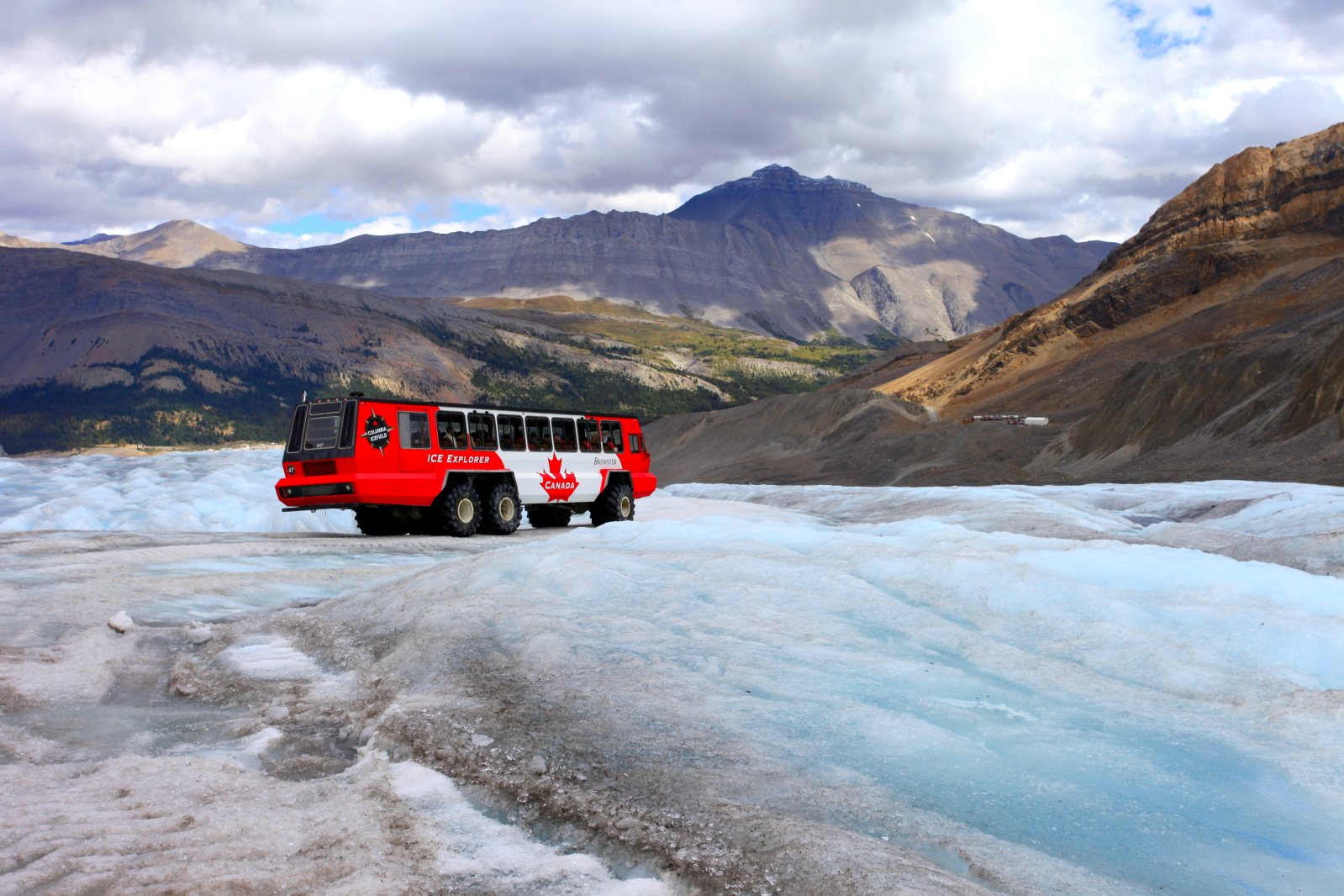 ( Columbia Icefield)