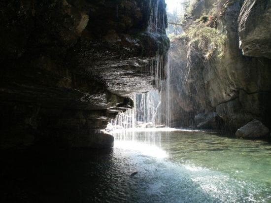 maligne-canyon-jasper