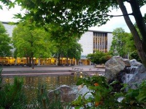 维多利亚大学